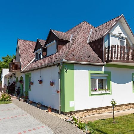 Balatongyörök Andrea Apartmanhaz מראה חיצוני תמונה