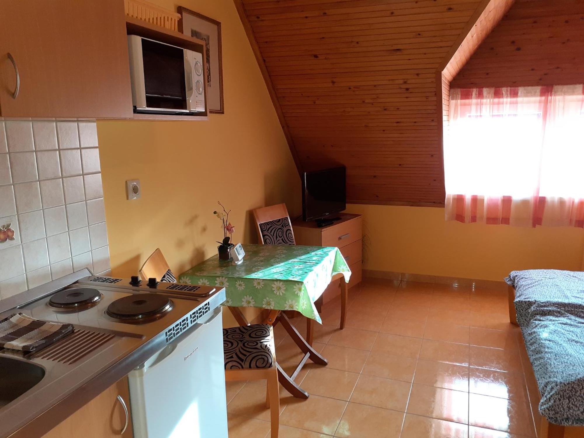 Balatongyörök Andrea Apartmanhaz מראה חיצוני תמונה