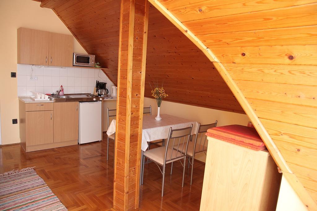Balatongyörök Andrea Apartmanhaz מראה חיצוני תמונה