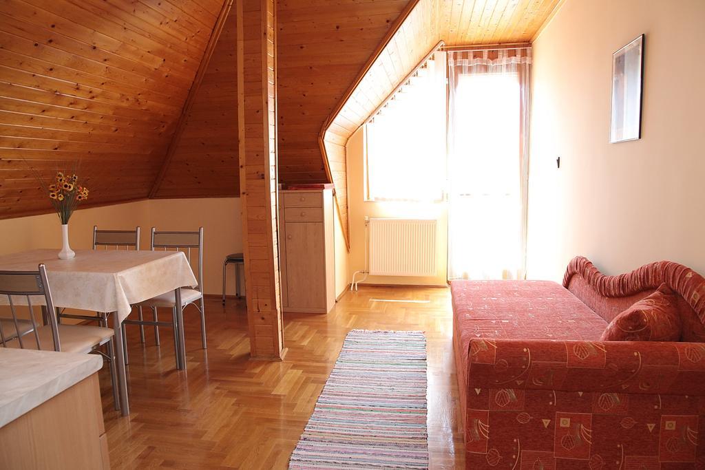Balatongyörök Andrea Apartmanhaz מראה חיצוני תמונה