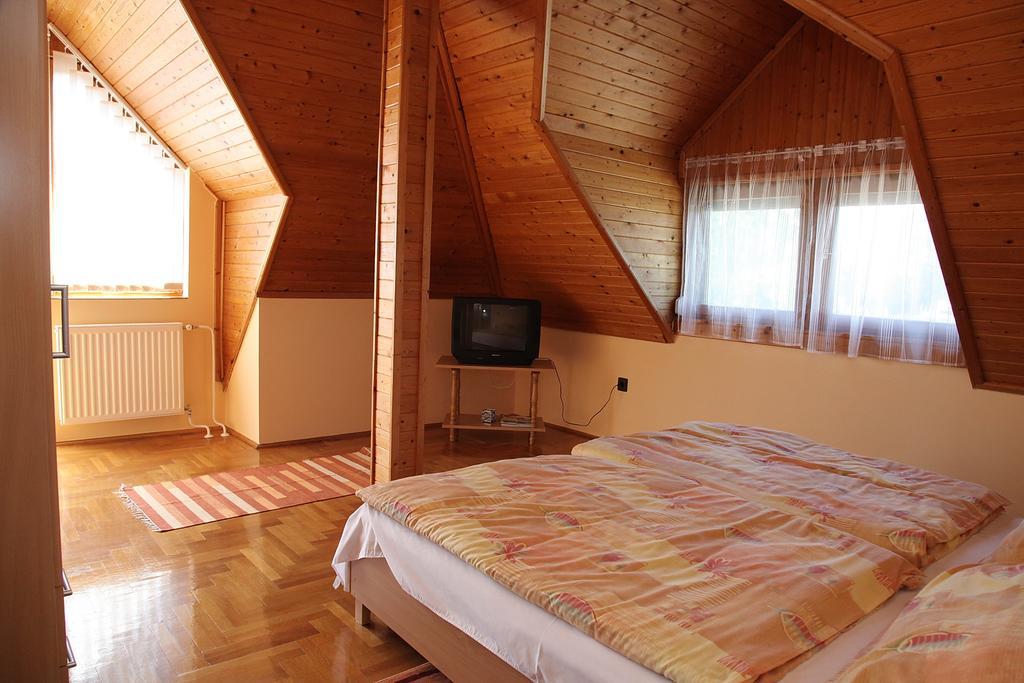 Balatongyörök Andrea Apartmanhaz מראה חיצוני תמונה