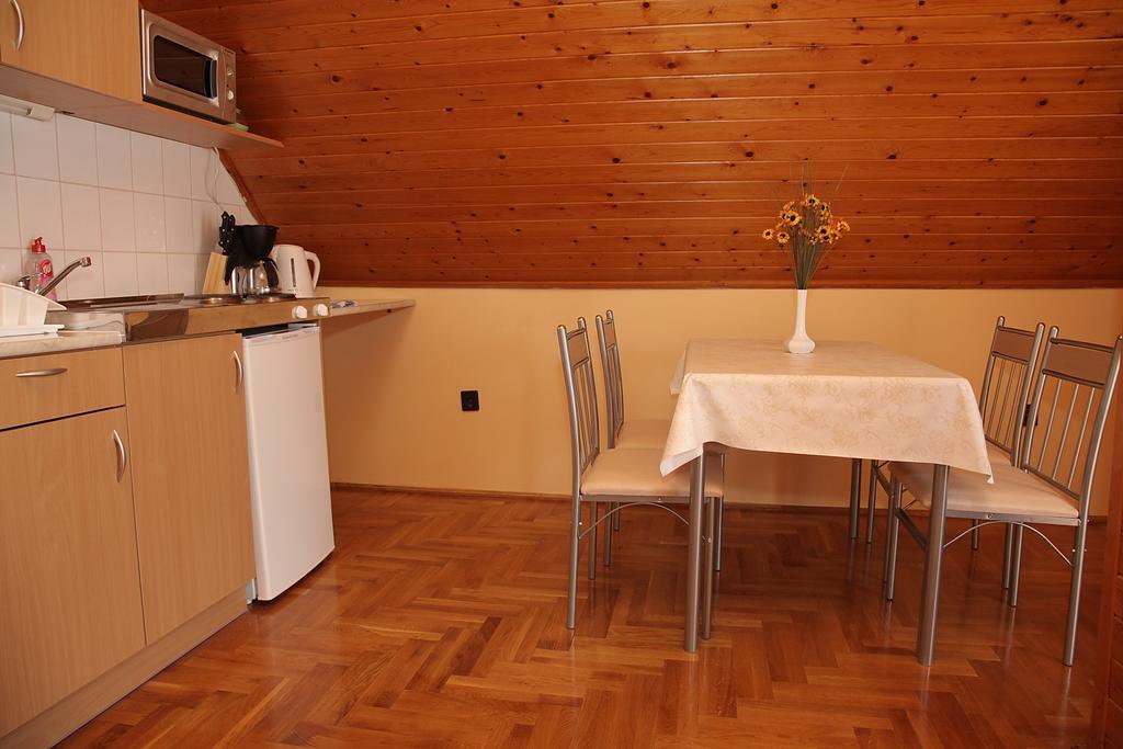Balatongyörök Andrea Apartmanhaz מראה חיצוני תמונה