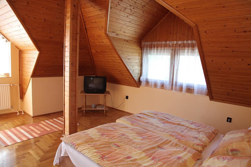 Balatongyörök Andrea Apartmanhaz מראה חיצוני תמונה