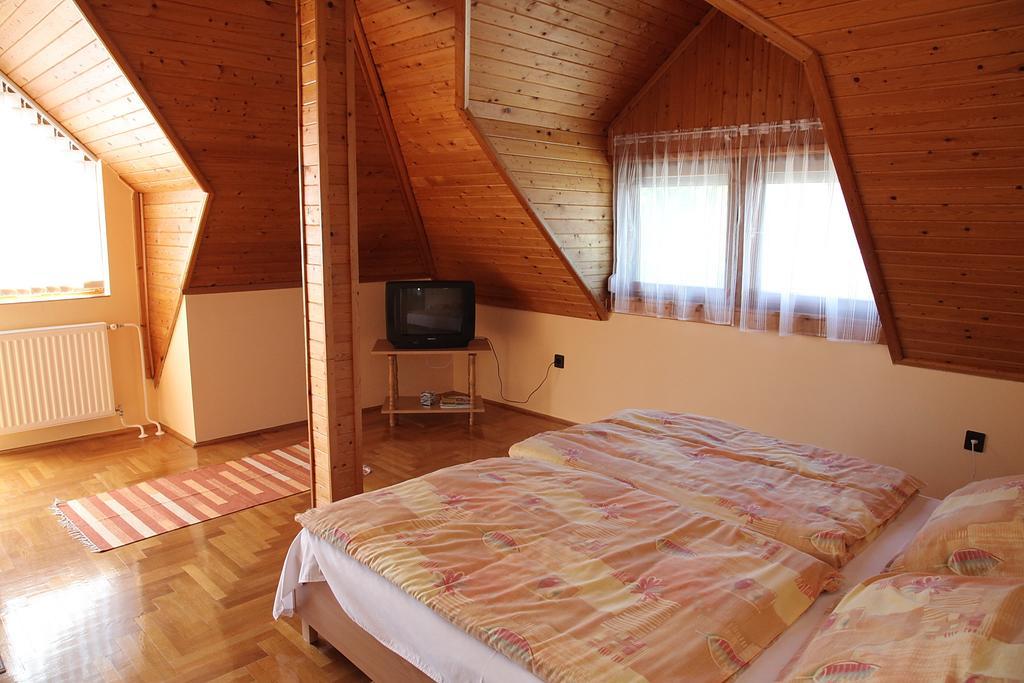 Balatongyörök Andrea Apartmanhaz מראה חיצוני תמונה