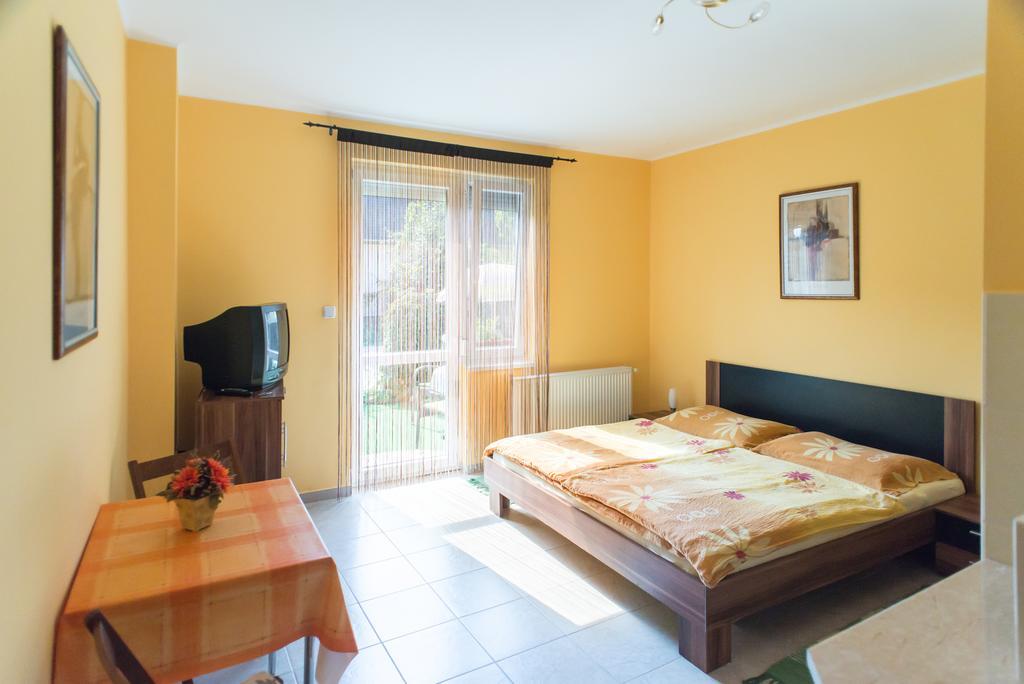 Balatongyörök Andrea Apartmanhaz מראה חיצוני תמונה