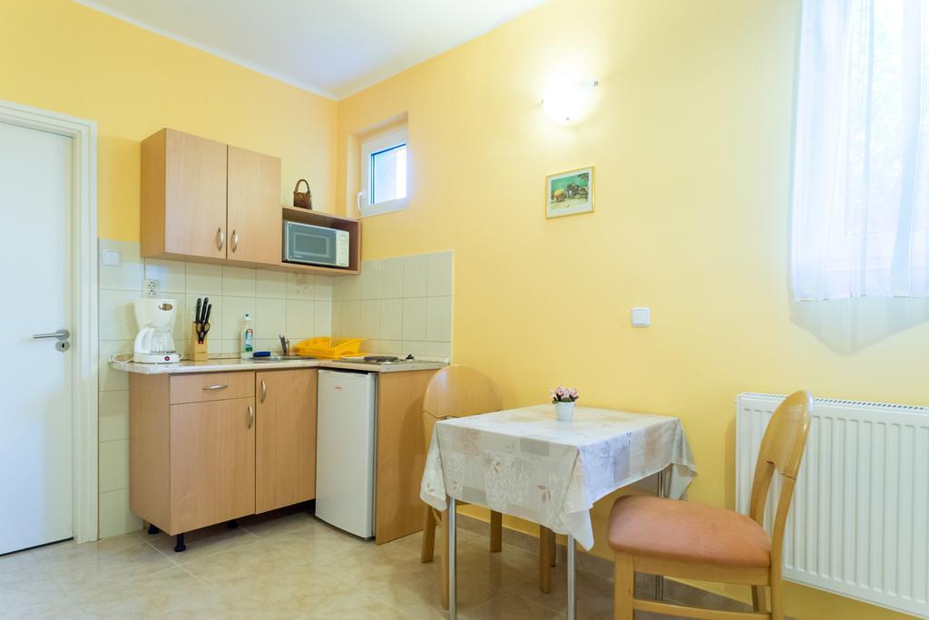 Balatongyörök Andrea Apartmanhaz מראה חיצוני תמונה