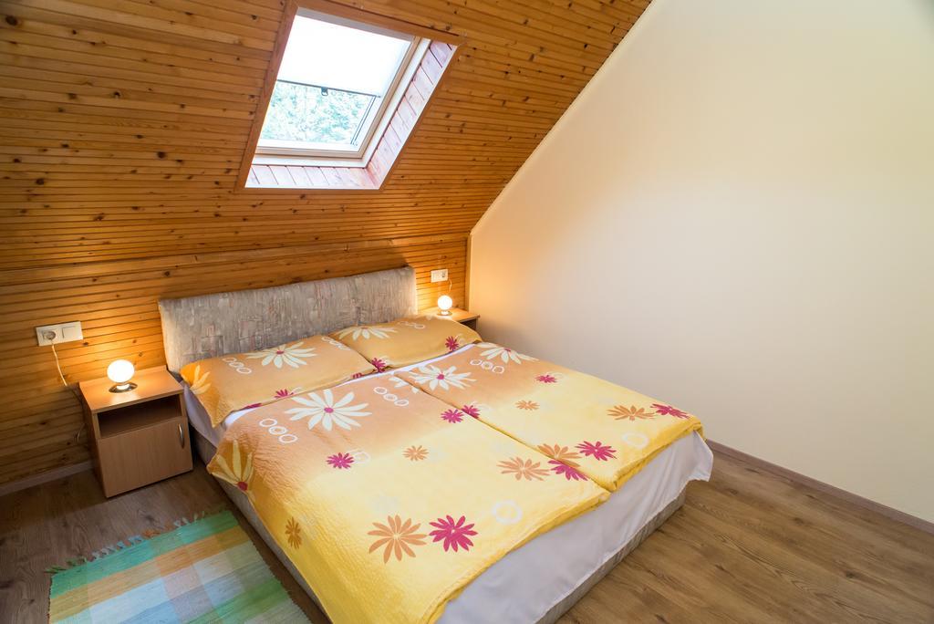Balatongyörök Andrea Apartmanhaz מראה חיצוני תמונה