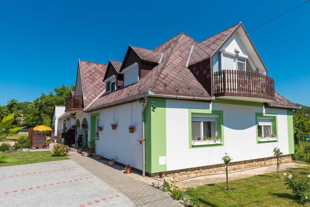 Balatongyörök Andrea Apartmanhaz מראה חיצוני תמונה