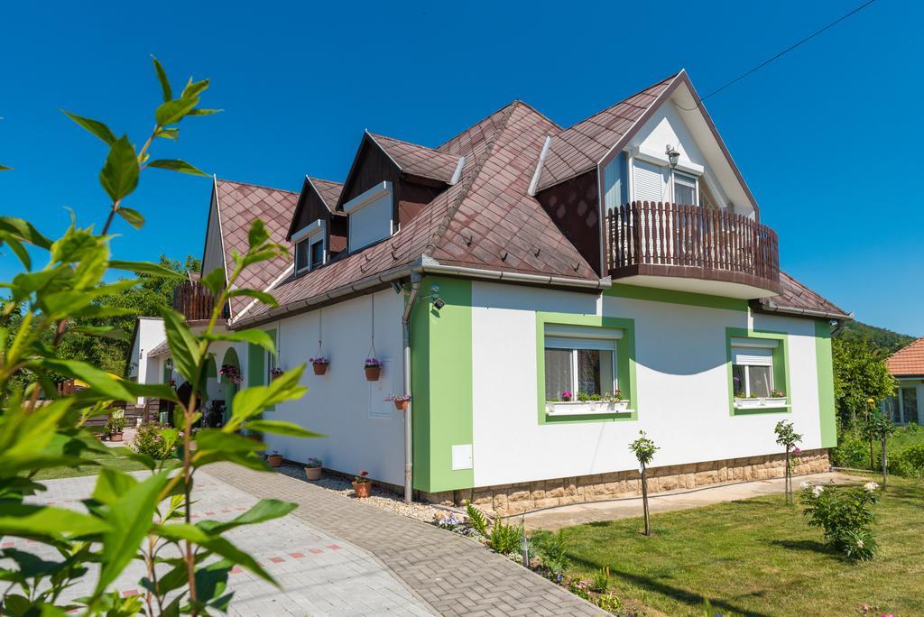 Balatongyörök Andrea Apartmanhaz מראה חיצוני תמונה